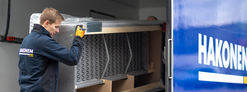 Hakosen tiimi Smartin vaatteissa